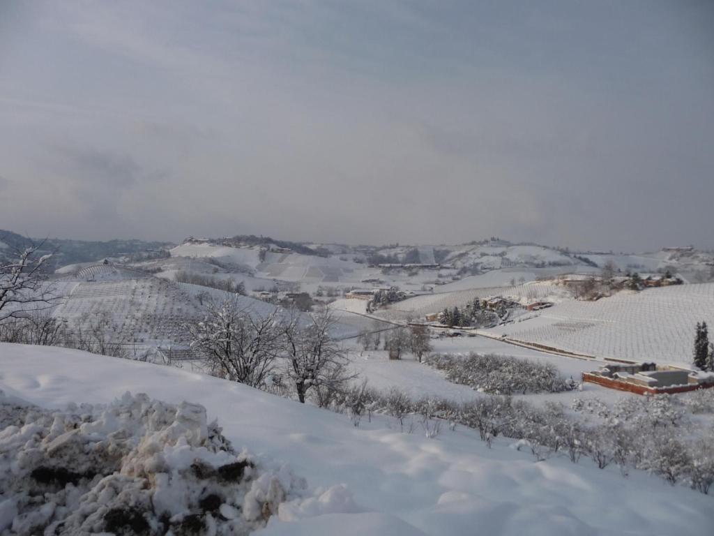 הוילה Monteu Roero Agriturismo Cascina Vrona מראה חיצוני תמונה