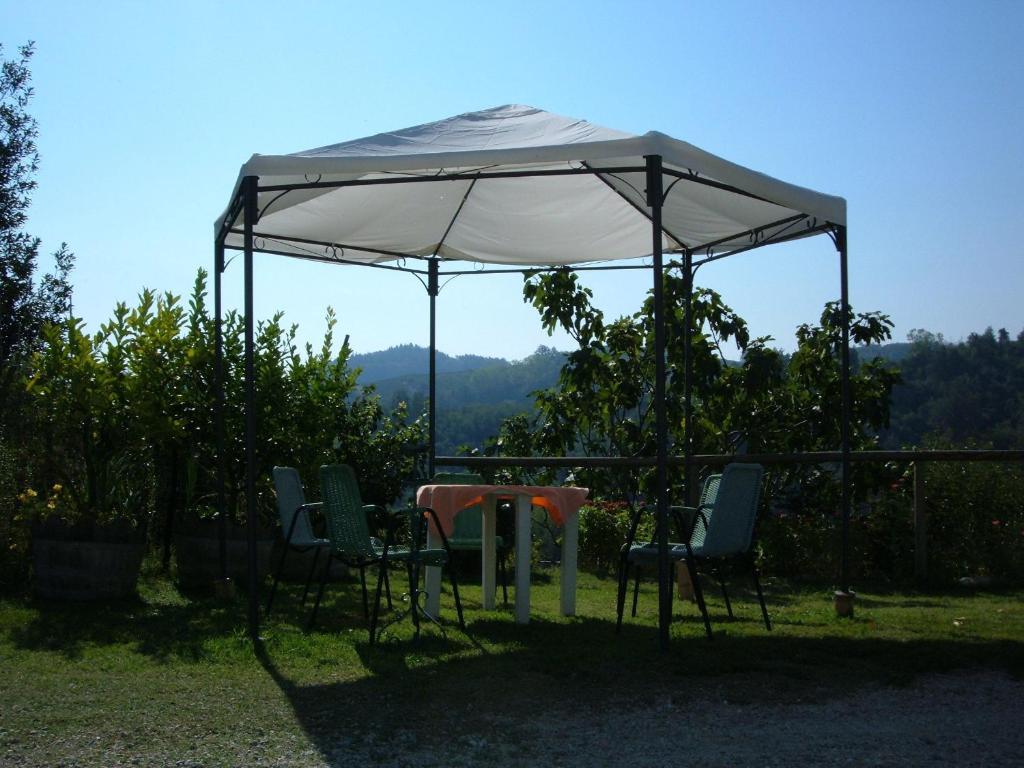 הוילה Monteu Roero Agriturismo Cascina Vrona מראה חיצוני תמונה